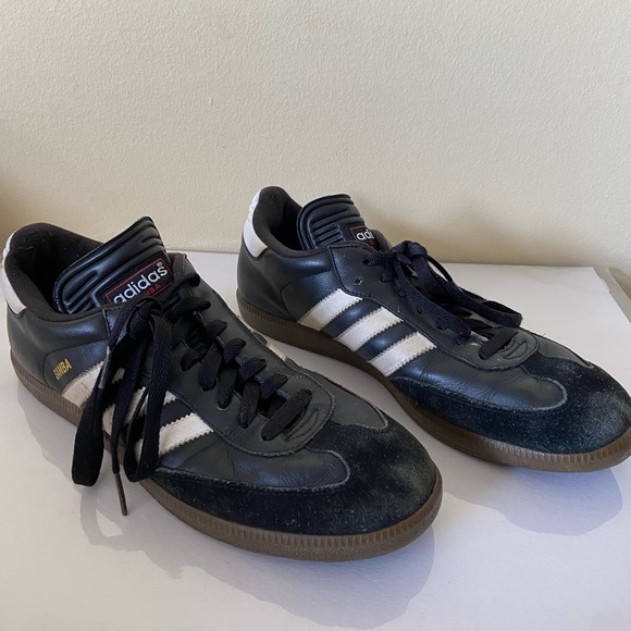 Adidas Samba Classic (US mens size 9) - Picture 2 of 9